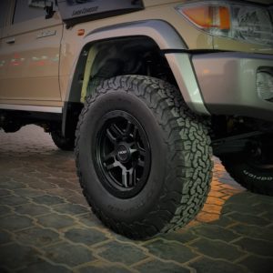 LC71/LC76/LC78/LC79 (16X9) 5x Hammer wheels (5×150)