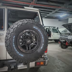 LC71/LC76/LC78/LC79 (16X9) 5x Hammer wheels (5×150)