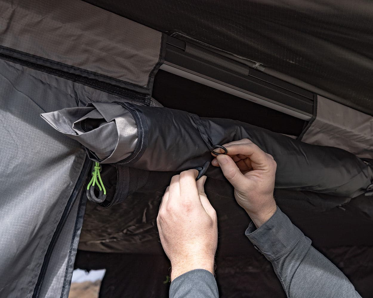 Room DeltaWing 180° Awning