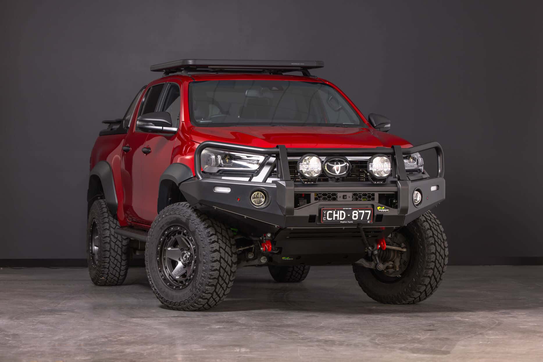 HILUX ROGUE 2023+ DELUXE BULL BAR