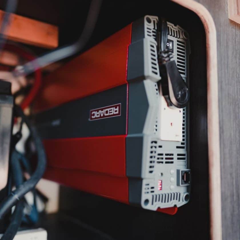 2000W PURE SINE WAVE INVERTER